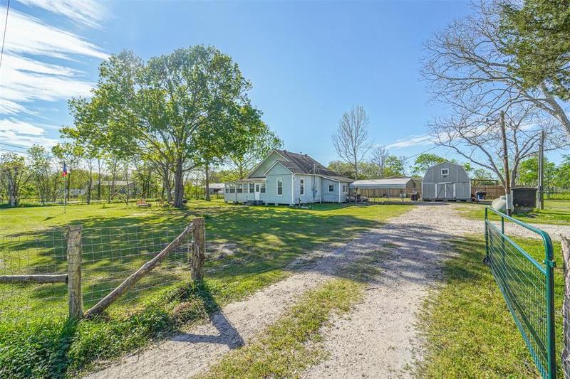 2642 County Road 159, Alvin, TX 77511 for Sale