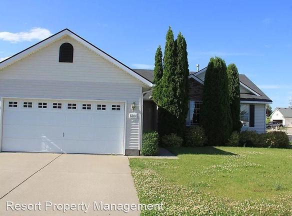 8201 N Ainsworth Dr - Hayden, ID 83835 - Home For Rent