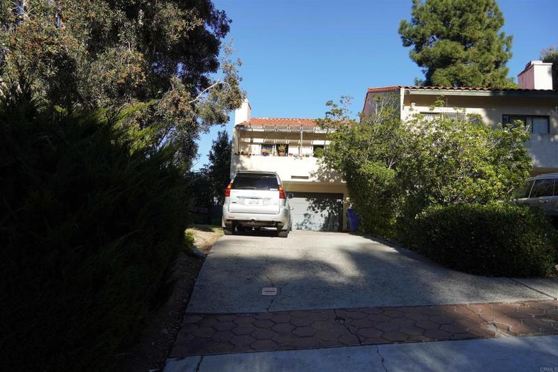 2662 Cazadero Drive, Carlsbad, CA 92009 for Sale