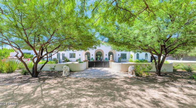 5330 N Palo Cristi Rd, Paradise Valley, AZ 85253 - MLS 6653467 for Sale