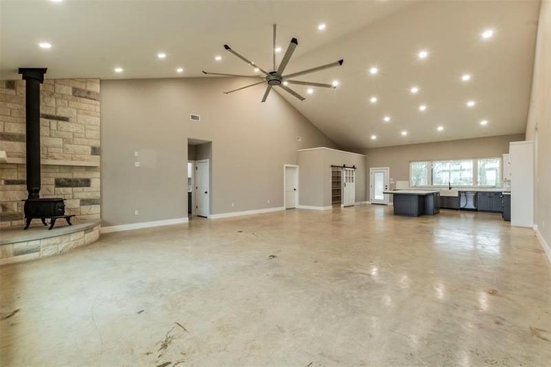 9022 Wallace Rd, Holland, TX 76534 for Sale
