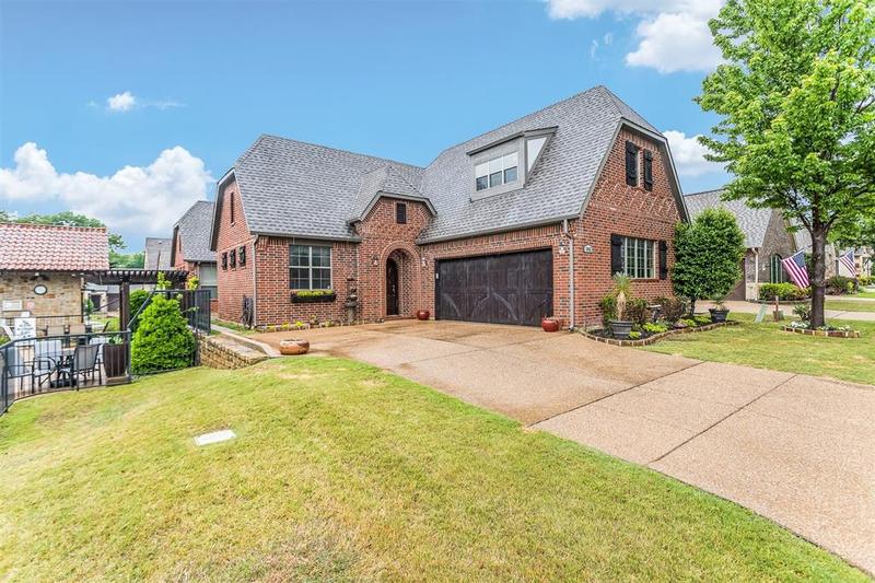 5902 Mira Lago Lane, Arlington, TX 76017 for Sale
