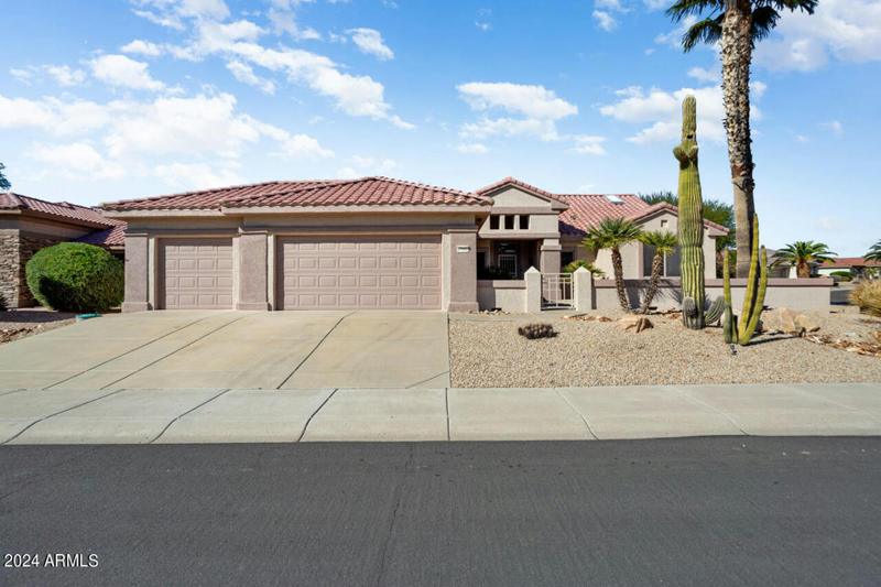 17932 N SILVERGATE CT, Surprise, AZ 85374 Single Family Residence For Sale  MLS# 6658638 for Rent