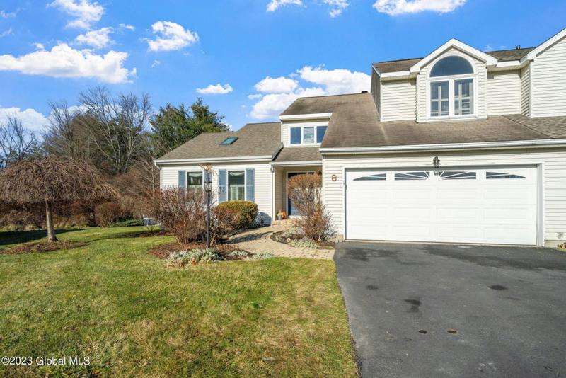 8 GREGORY CT, Rensselaer, NY 12144 Condo/Townhouse For Sale  MLS# 202329595