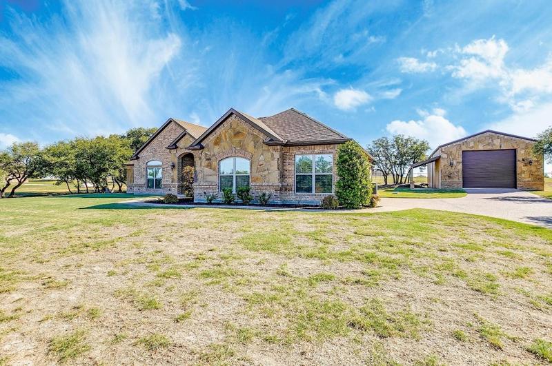 253 Maral Ln, Azle, TX 76020 - MLS 20461066 for Sale