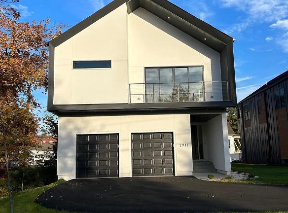 2911 Cedarest Rd - Fairfax, VA 22031 - Home For Rent