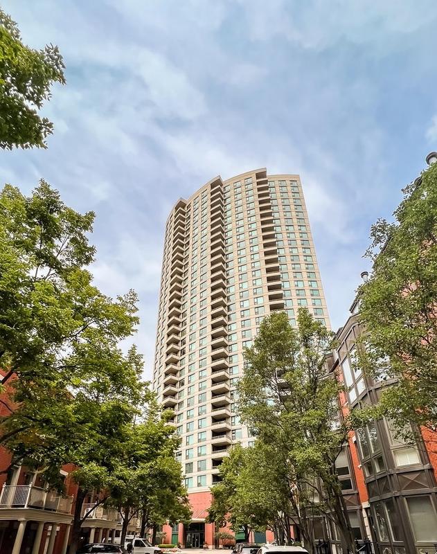 501 N Clinton St #1503, Chicago, IL 60654 - MLS 11924934 for Sale