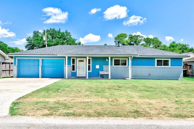 1303 Marshall Ave, Nederland, TX 77627 for Sale
