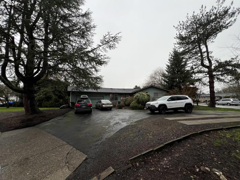 1243 NW CHERRY DR, Roseburg OR 97471 for Sale