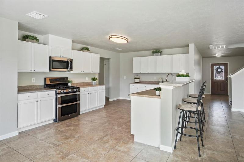 7719 Hunters Peak Lane, Baytown, TX 77523 for Sale