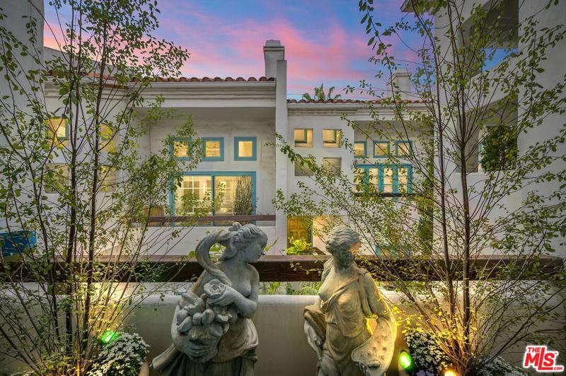 8562 North W Knoll Drive, Unit 10, West Hollywood, CA 90069 for Sale