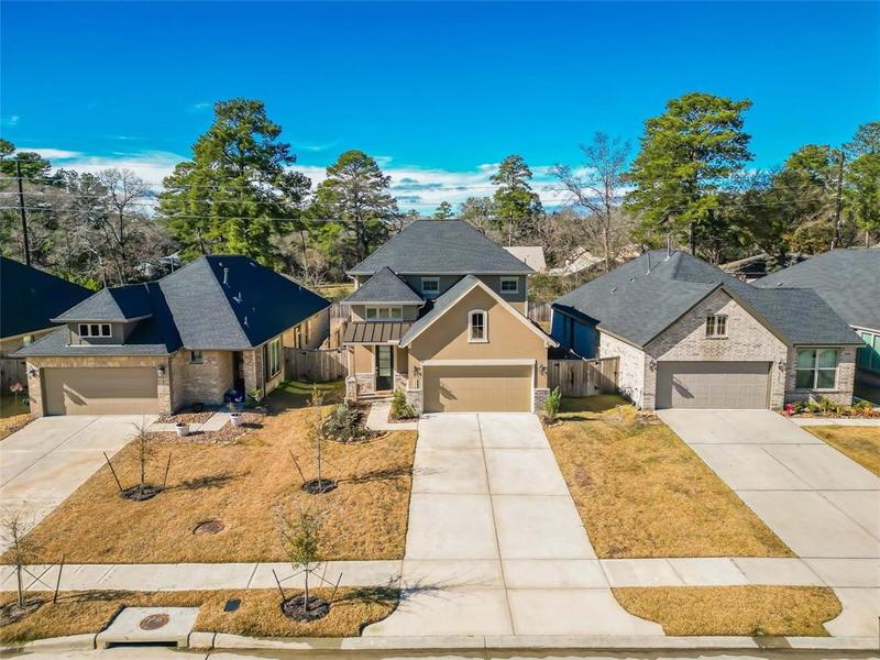 35436 Woodtrace Cir, Pinehurst, TX 77362 for Sale