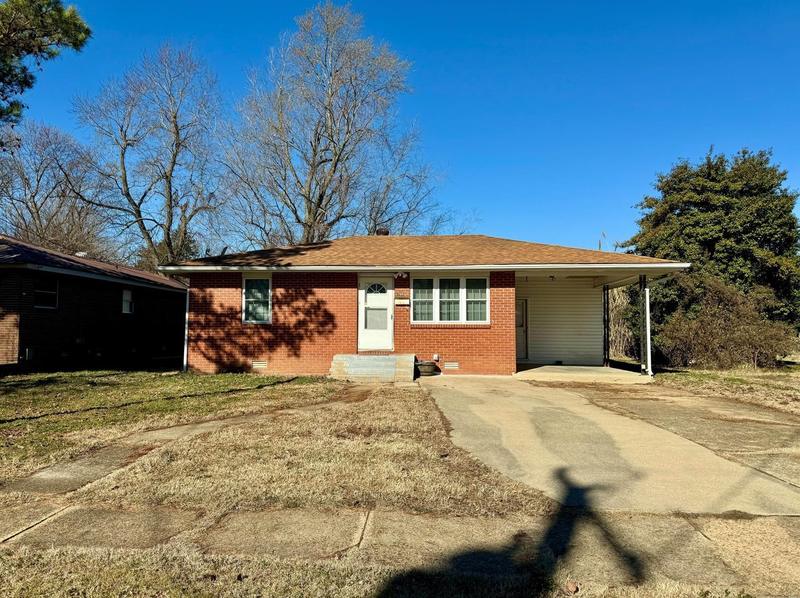 705 N D St, Poplar Bluff, MO 63901 - MLS 24007879 for Sale