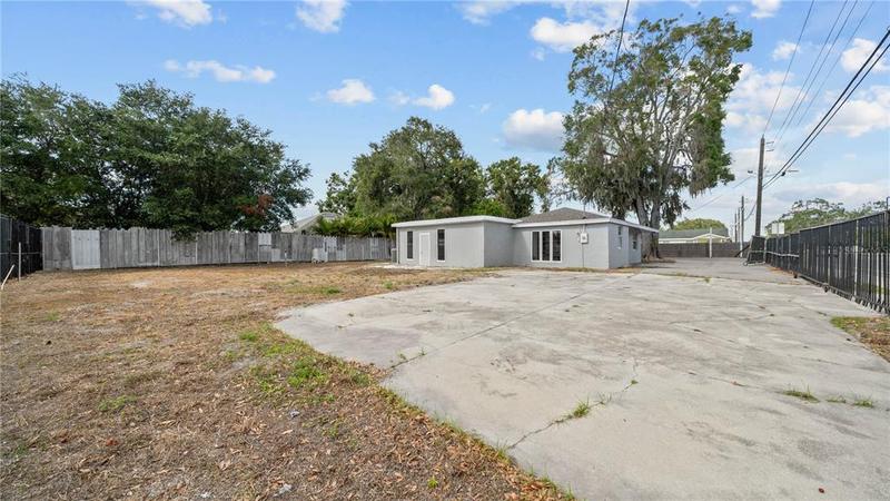 4107-4111 North Lockwood Ridge Road, Sarasota, FL 34234 for Sale