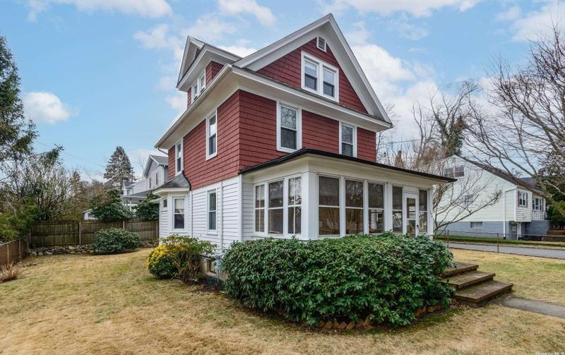104 Olive St, Huntington Station, NY 11746 - MLS 3525229 for Sale