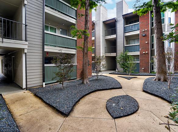 Centerpoint Apartments - 2626 Frankford Rd - Dallas, TX Apartments for Rent