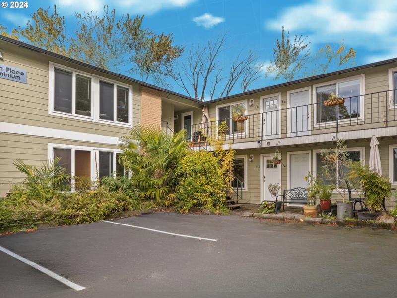 732 SE 16TH AVE, Portland OR 97214 for Sale