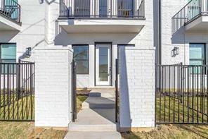 711 Abram Street, Arlington, TX 76013 for Sale
