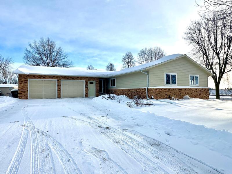 1418 Minnesota Drive, Worthington, MN 56187 for Sale