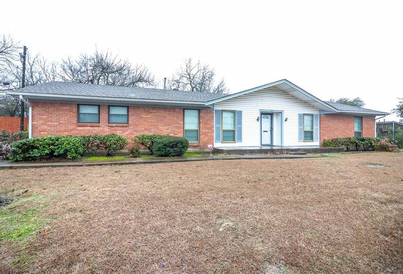707 Ed Hall Dr, Kaufman, TX 75142 for Sale
