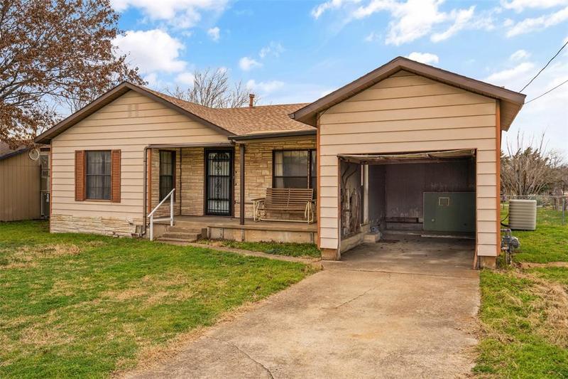 2517 Skyline Dr, Sansom Park, TX 76114 for Sale