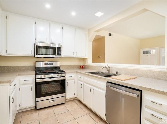 7302 Yellowtail Dr #101 - Huntington Beach, CA 92648 - Home For Rent
