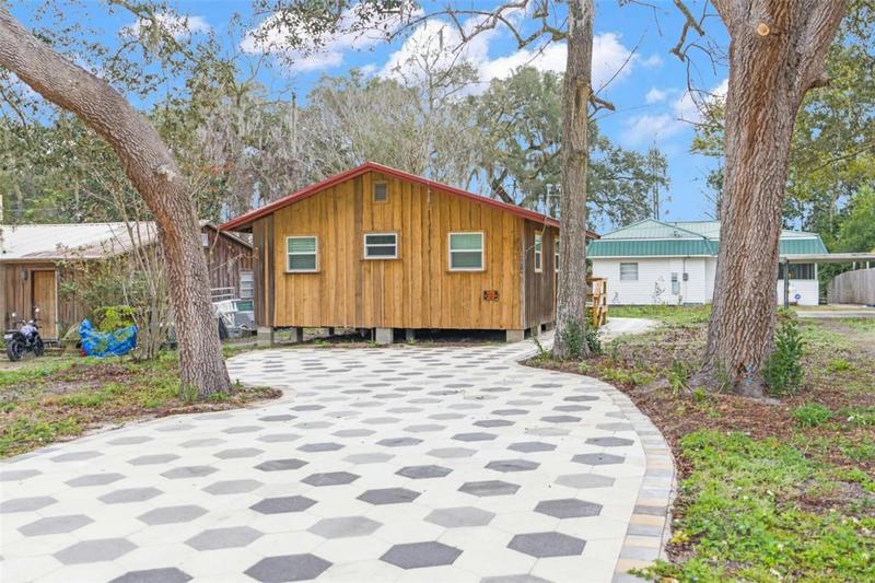 11589 E SALMON DR, FLORAL CITY, FL 34436 Single Family Residence For Sale  MLS# W7861816