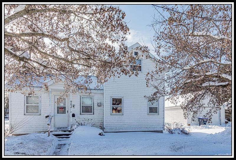902 West Waupaca Street, New London, WI 54961 for Sale