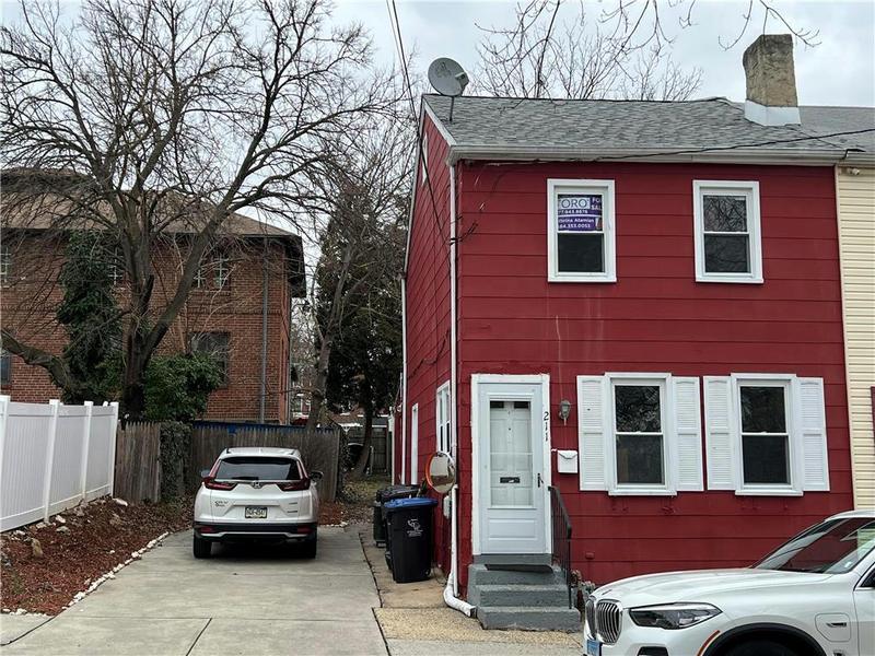 211 E BASIN ST, Norristown Boro, PA 19401 Single Family Residence For Sale  MLS# 732486