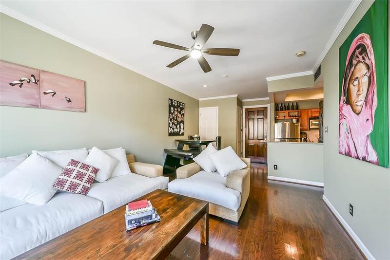 4515 Briar Hollow Pl #301, Houston, TX 77027 for Sale