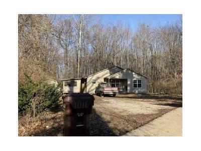 N Leavitt St for Sale