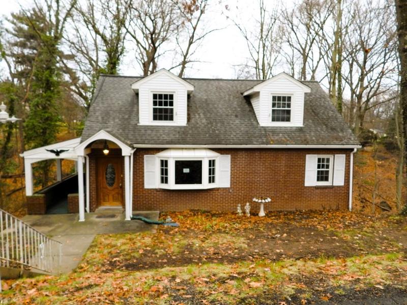 457 Spring Run Rd, Moon/Crescent Twp, PA 15108 - MLS 1637309 for Rent