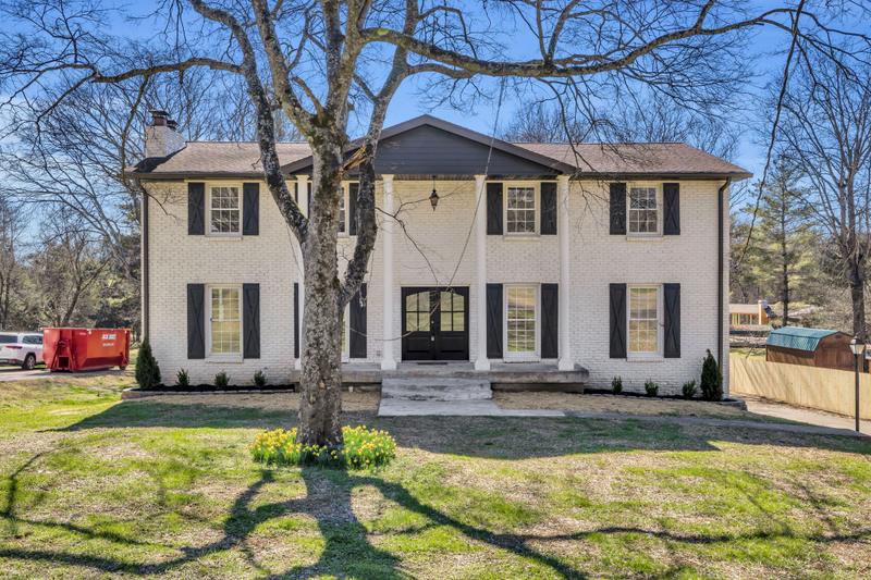 1043 Nesbitt Drive, Nashville, TN 37207 for Sale