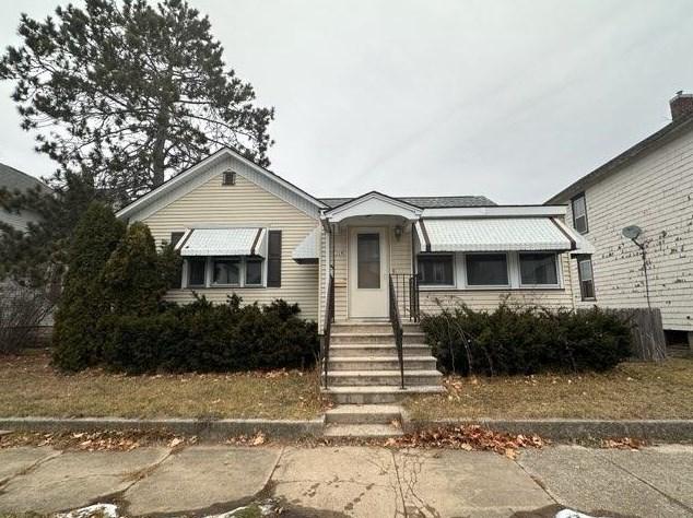1308 15th Ave, Menominee, MI 49858 - MLS 50284875 for Sale