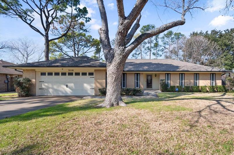 3110 Fox Hill Dr, Arlington, TX 76015 for Sale