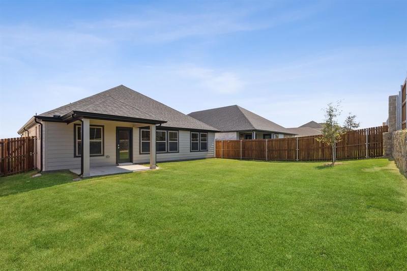 537 Erin Hills Dr, Red Oak, TX 75154 for Sale