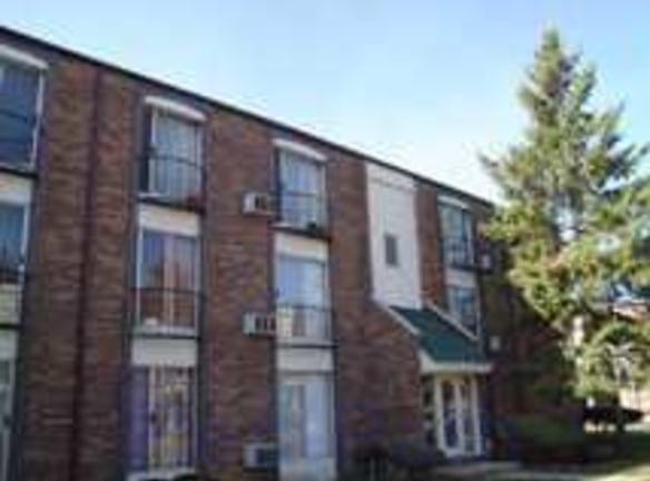 River's Landing - 3 Times Square - Elgin, IL Apartments for Rent