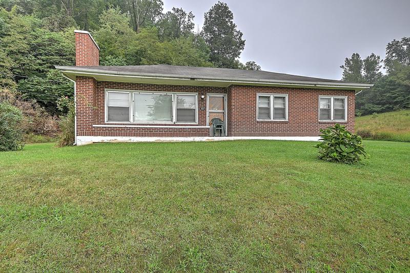 157 7th Avenue, Dungannon, VA 24245 for Sale