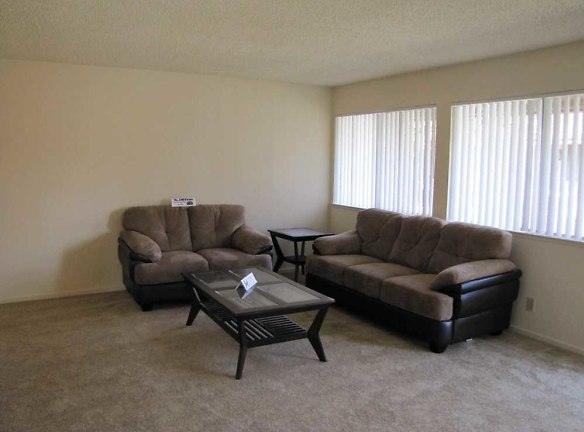Casa Del Sol - 5155 N Fresno St - Fresno, CA Apartments for Rent