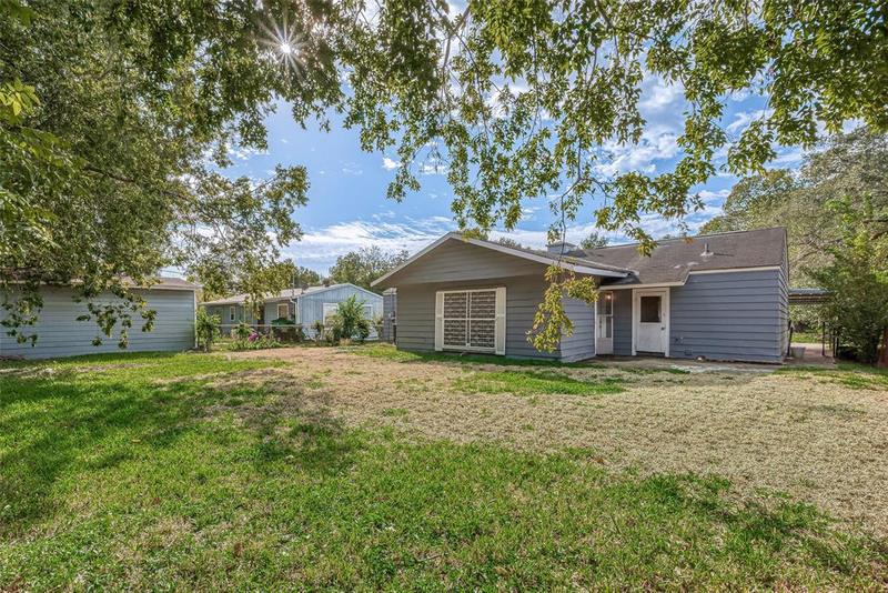 5619 Willow Glen Dr, Houston, TX 77033 for Rent