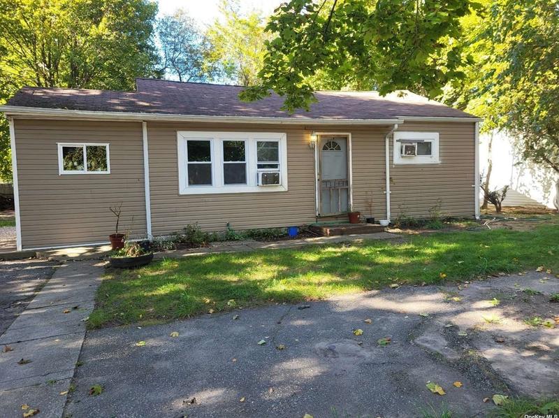 652 Doane Ave, Bellport, NY 11713 - MLS 3438407 for Sale