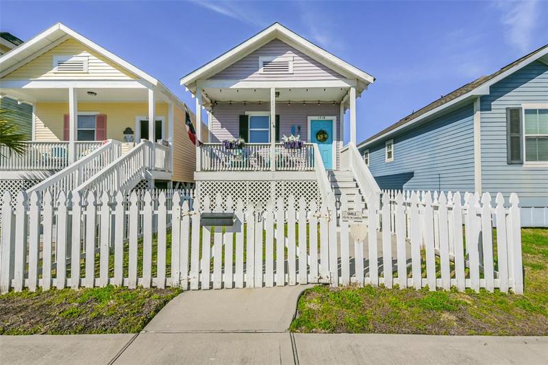 1718 Avenue N 1/2, Galveston, TX 77550 for Sale