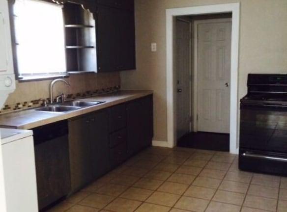 2306 15th St - Lubbock, TX 79401 - Home For Rent