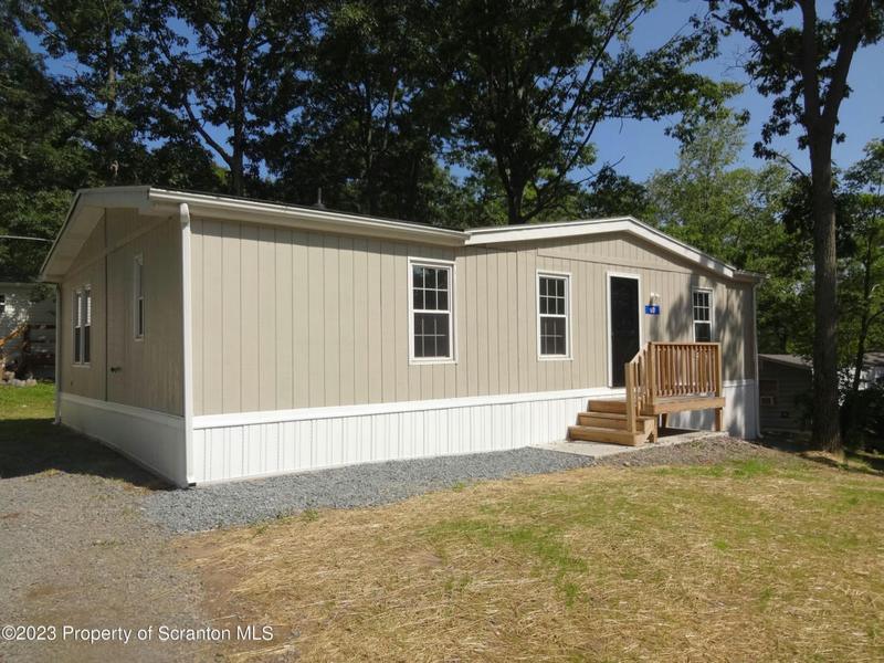 10 CENTER ST, Jefferson Twp, PA 18436 Mobile Home For Sale  MLS# 232772 for Rent