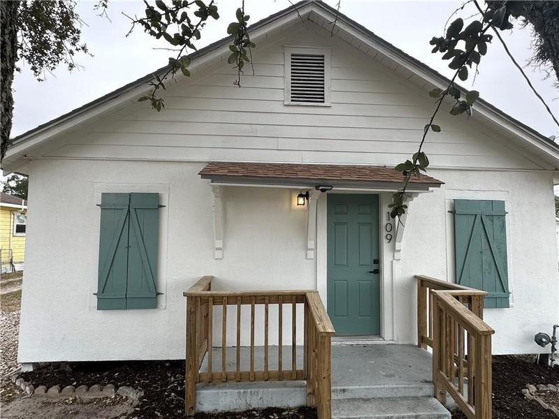 109 South Verne St, Rockport, TX 78382 for Sale