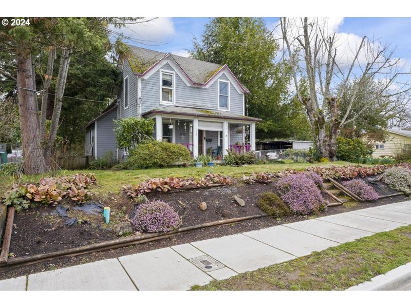 1128 S 4TH ST, Cottage Grove OR 97424 for Sale