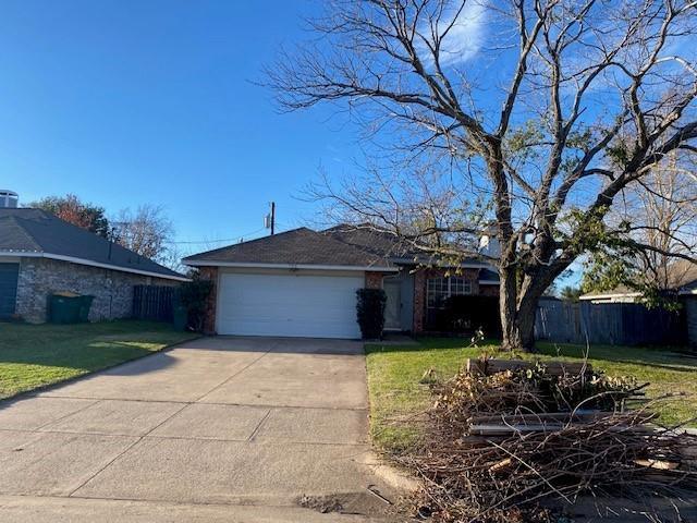 700 Honeysuckle Ln, Cedar Hill, TX 75104 for Sale