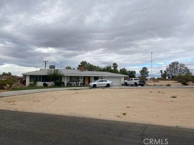 19117 Tecumseh Rd, Apple Valley, CA 92307 - MLS HD23148689 for Sale