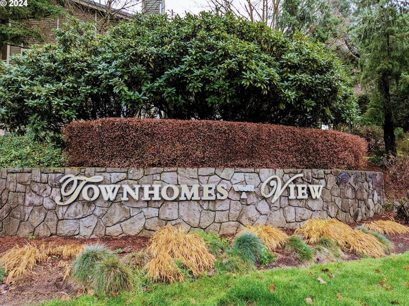 9856 SE Talbert St, Clackamas, OR 97015 - MLS 24386522 for Sale