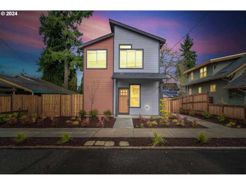 9397 N IVANHOE ST, Portland, OR 97203 Townhouse For Sale  MLS# 24520832